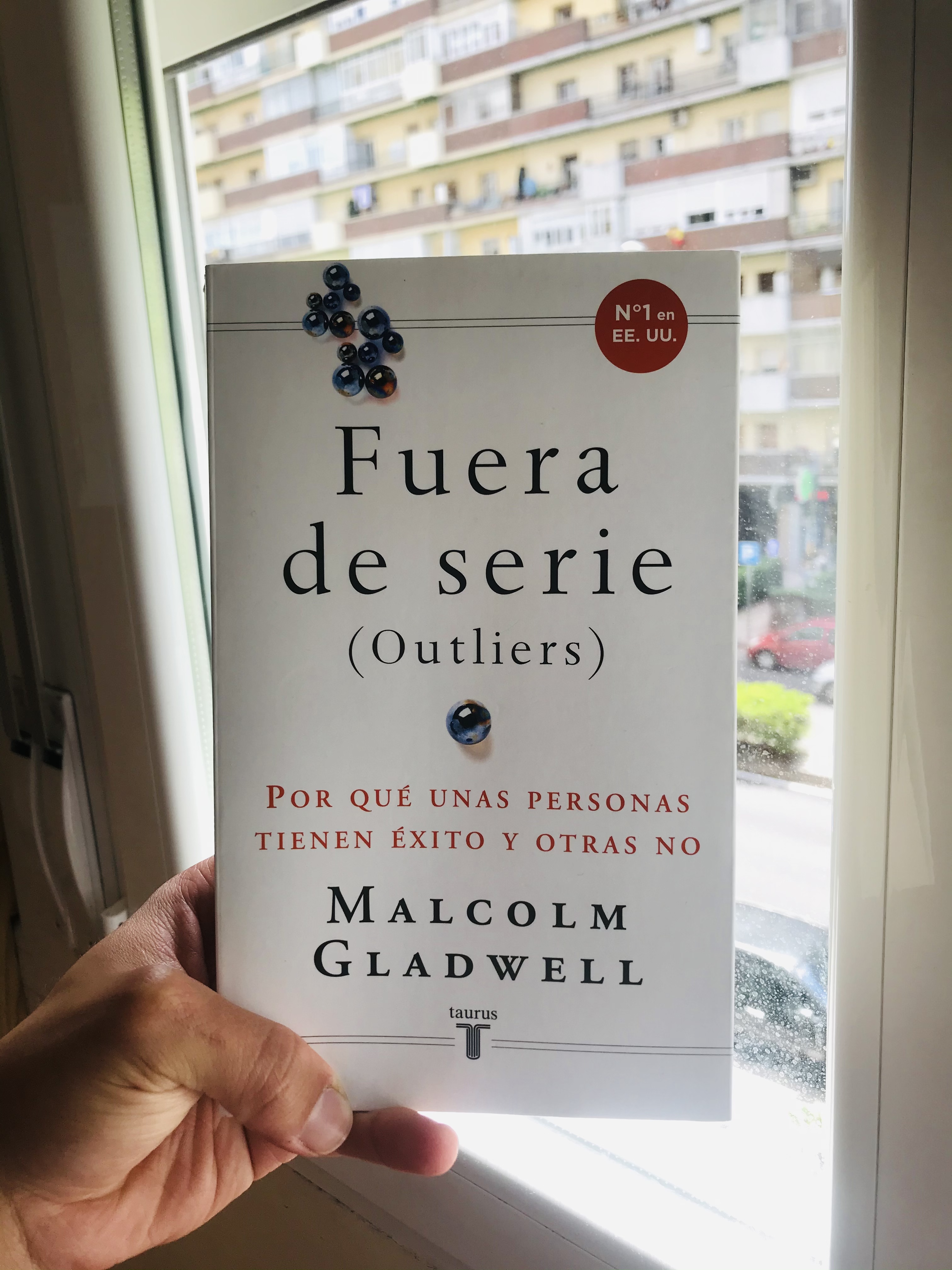 Portada de Fuera de serie